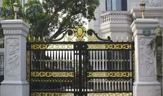 别墅庭院圍牆大門，石材方柱設計參考