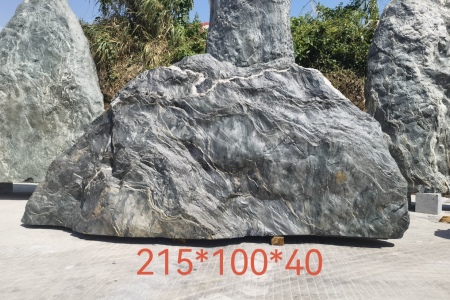 九龍玉景石，每一塊的紋理(lǐ)都不一樣